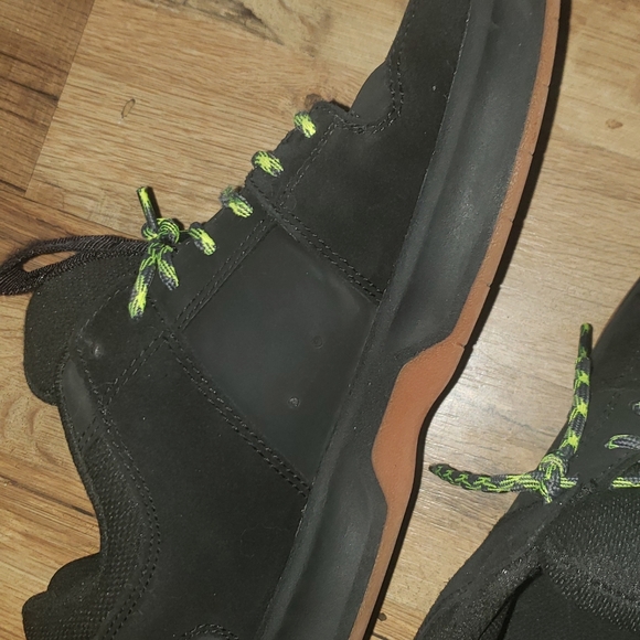 DC SHOE CO SKATE SHOES 10.5 - Picture 2 of 9